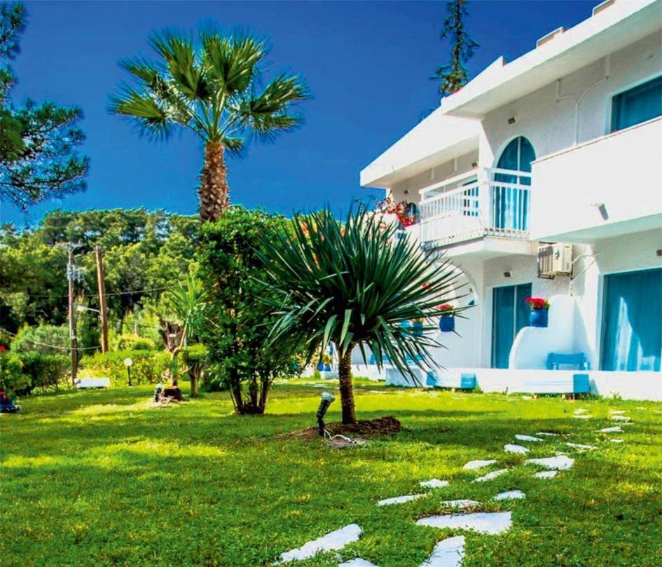 Trees Art Hotel Ялисос Екстериор снимка
