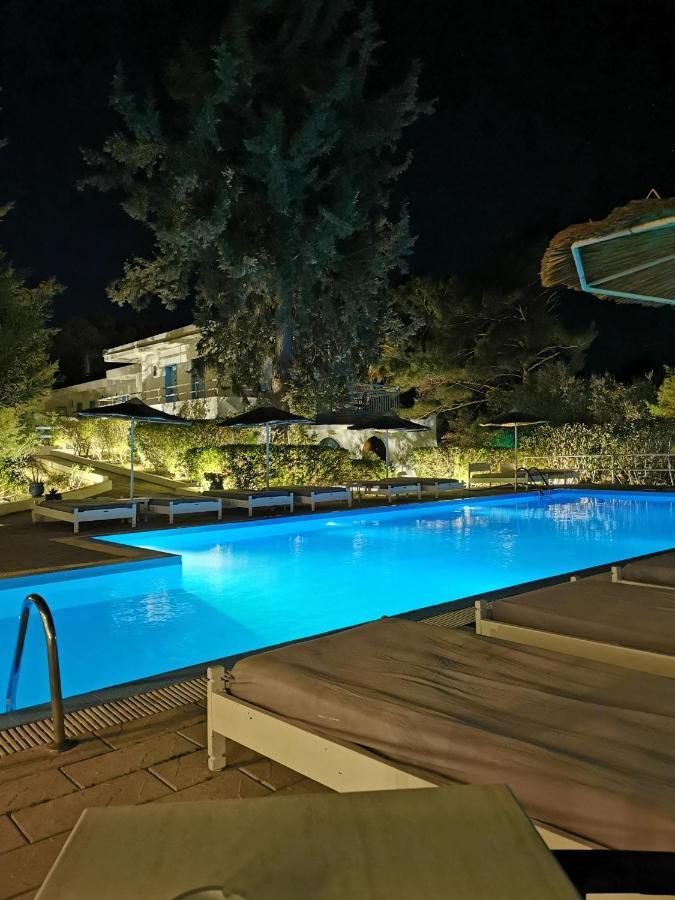 Trees Art Hotel Ялисос Екстериор снимка