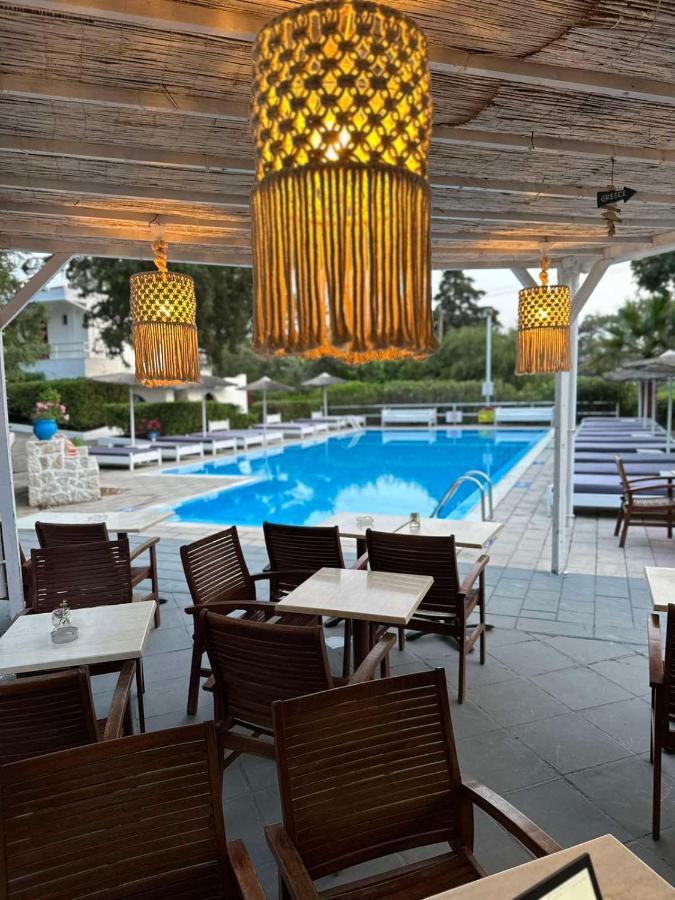 Trees Art Hotel Ялисос Екстериор снимка
